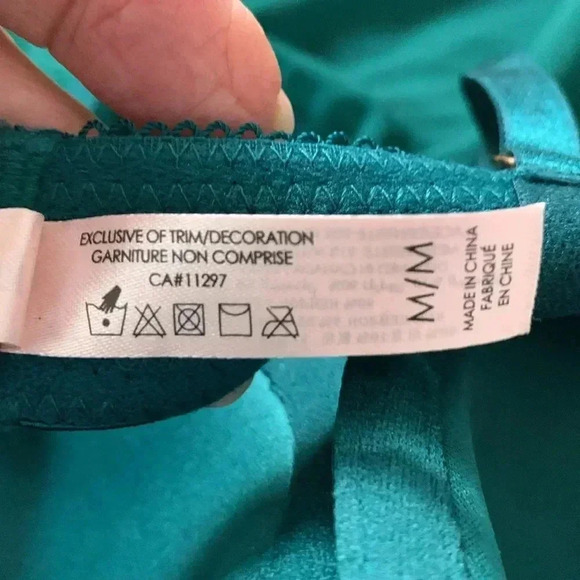 La Vie en Rose Emerald Green nightie w padded, underwire cups, adjustable straps - Picture 9 of 10